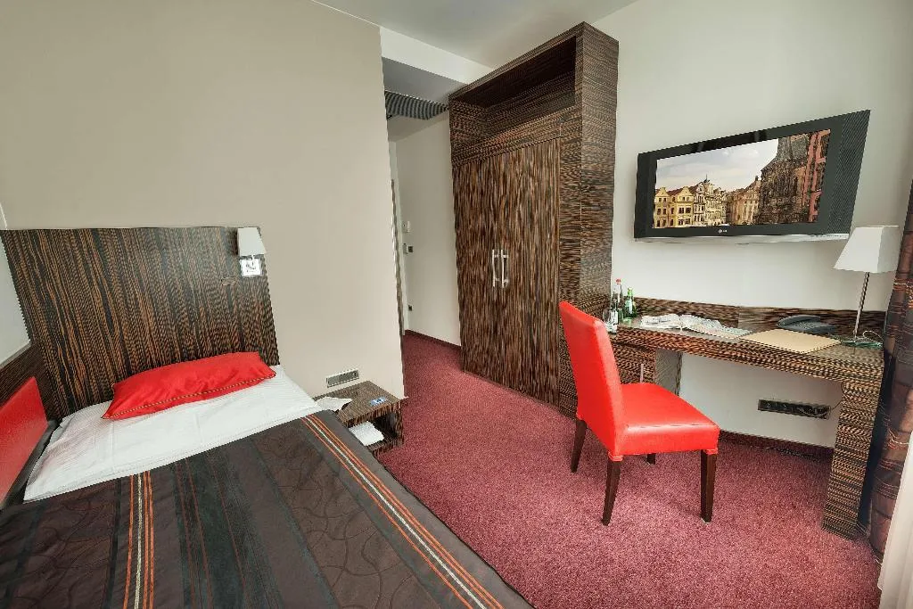 Room, EA Hotel Crystal Palace, Prague