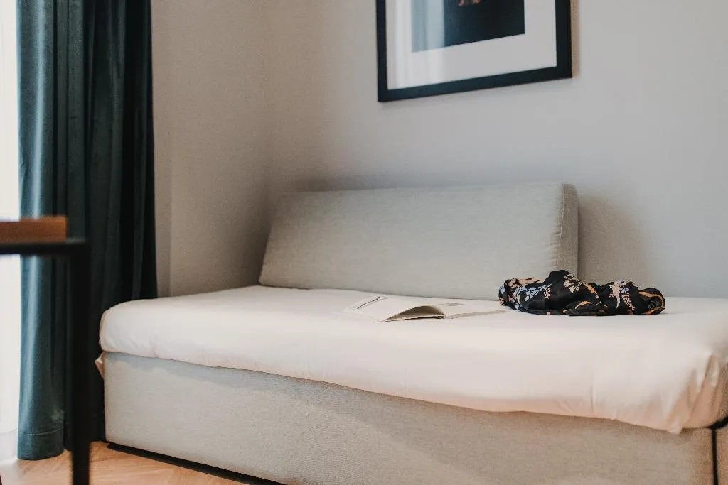 TRIPLE STANDARD Room, Room Mate Collection Helen Berger, Valencia