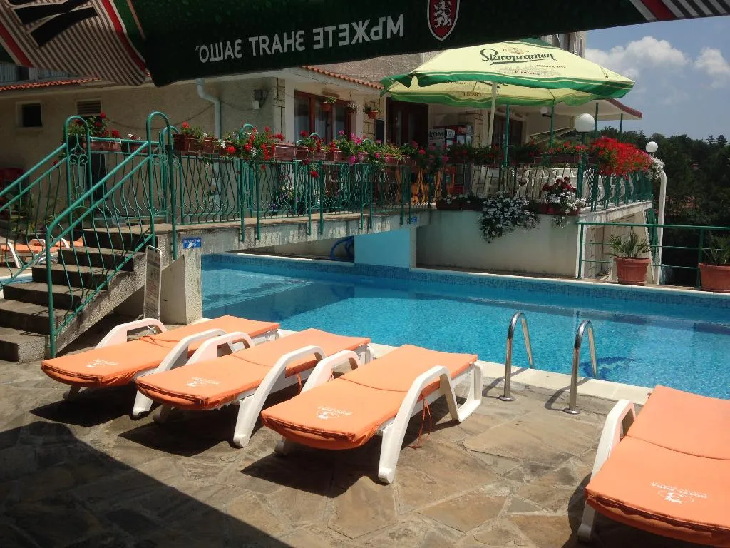 Pool, Zora, Bourgas
