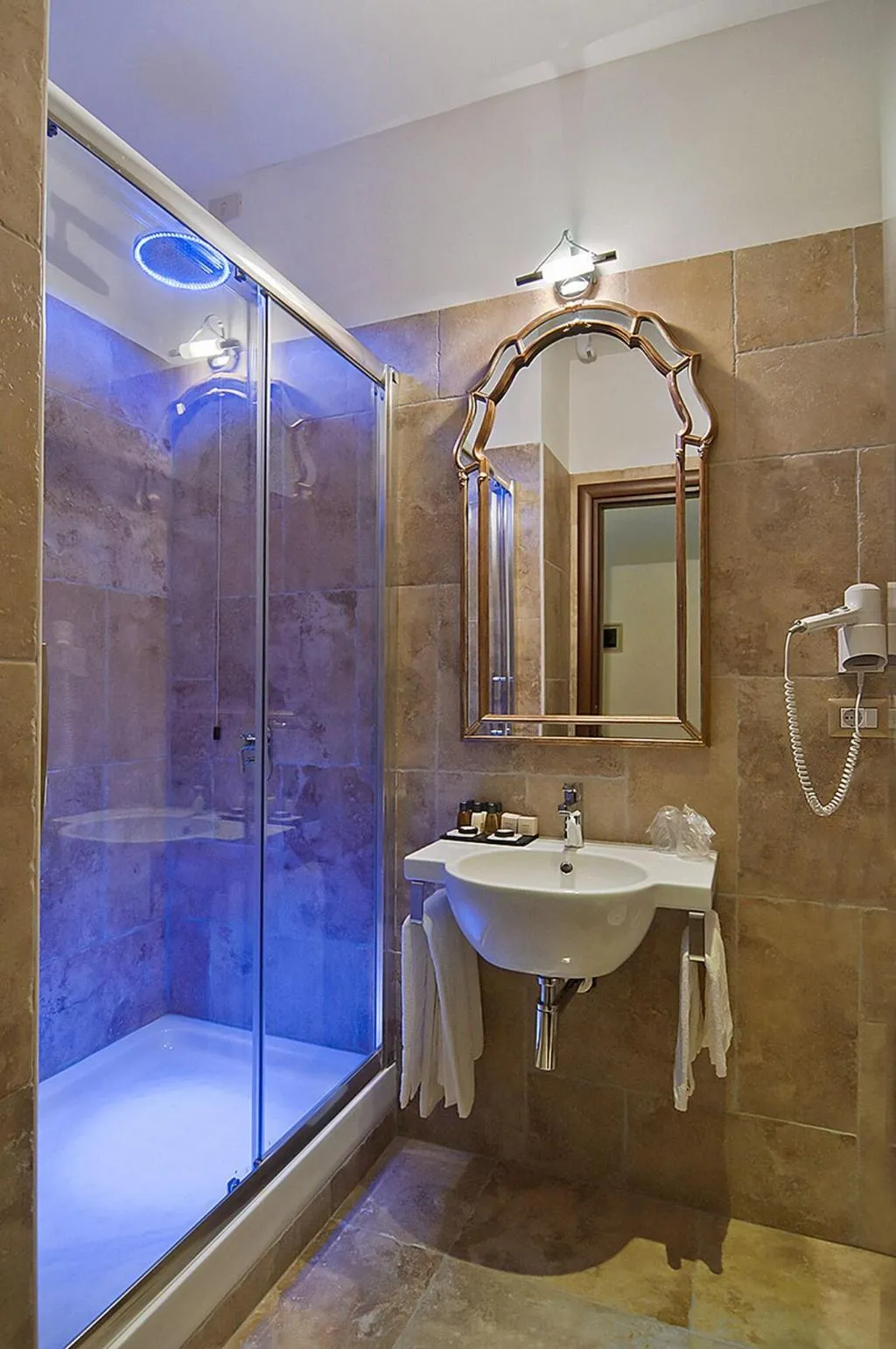 DOUBLE SUPERIOR QUEEN BED Room, Hotel Le Clarisse Al Pantheon, Rome
