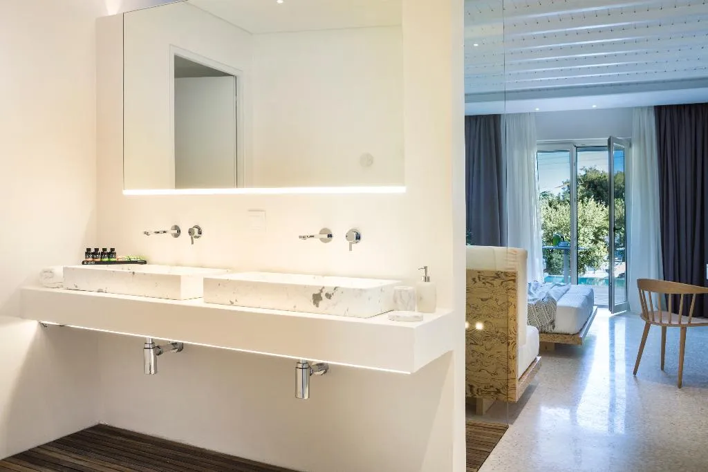 SUITE WITH PRIVATE POOL Room, Mykonos Dove beach hotel, Mykonos