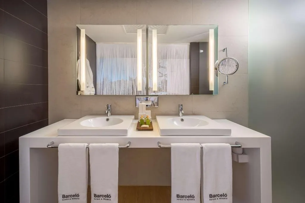 Double or Twin DELUXE Room, Barcelo Malaga, Costa Del Sol