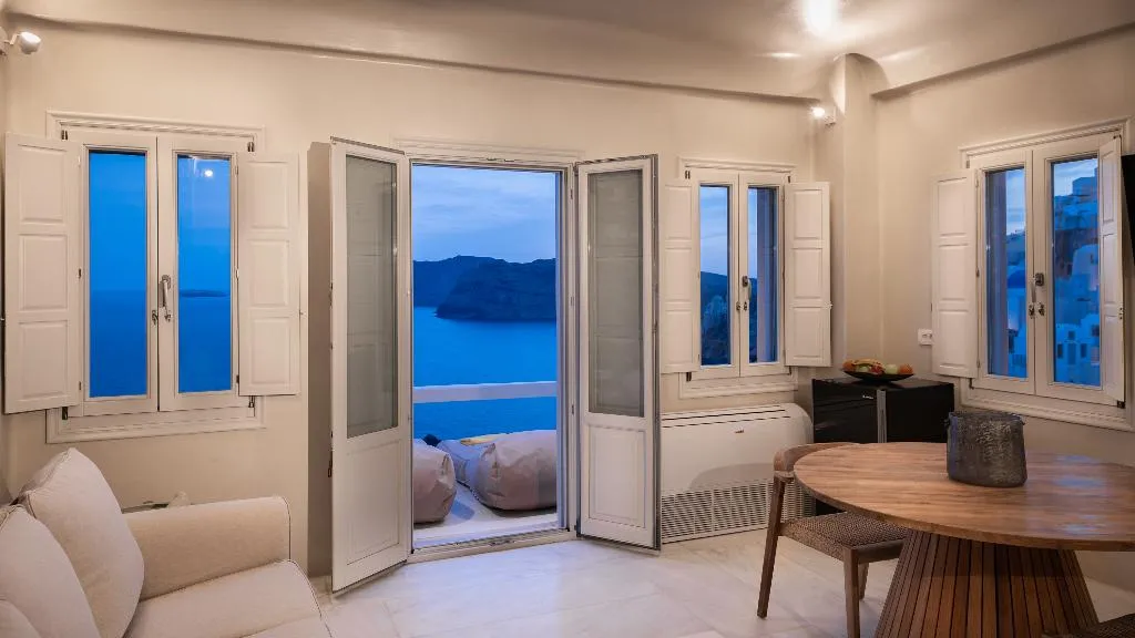 VILLA WITH JACUZZI Room, Armeni Luxury Villas, Santorini