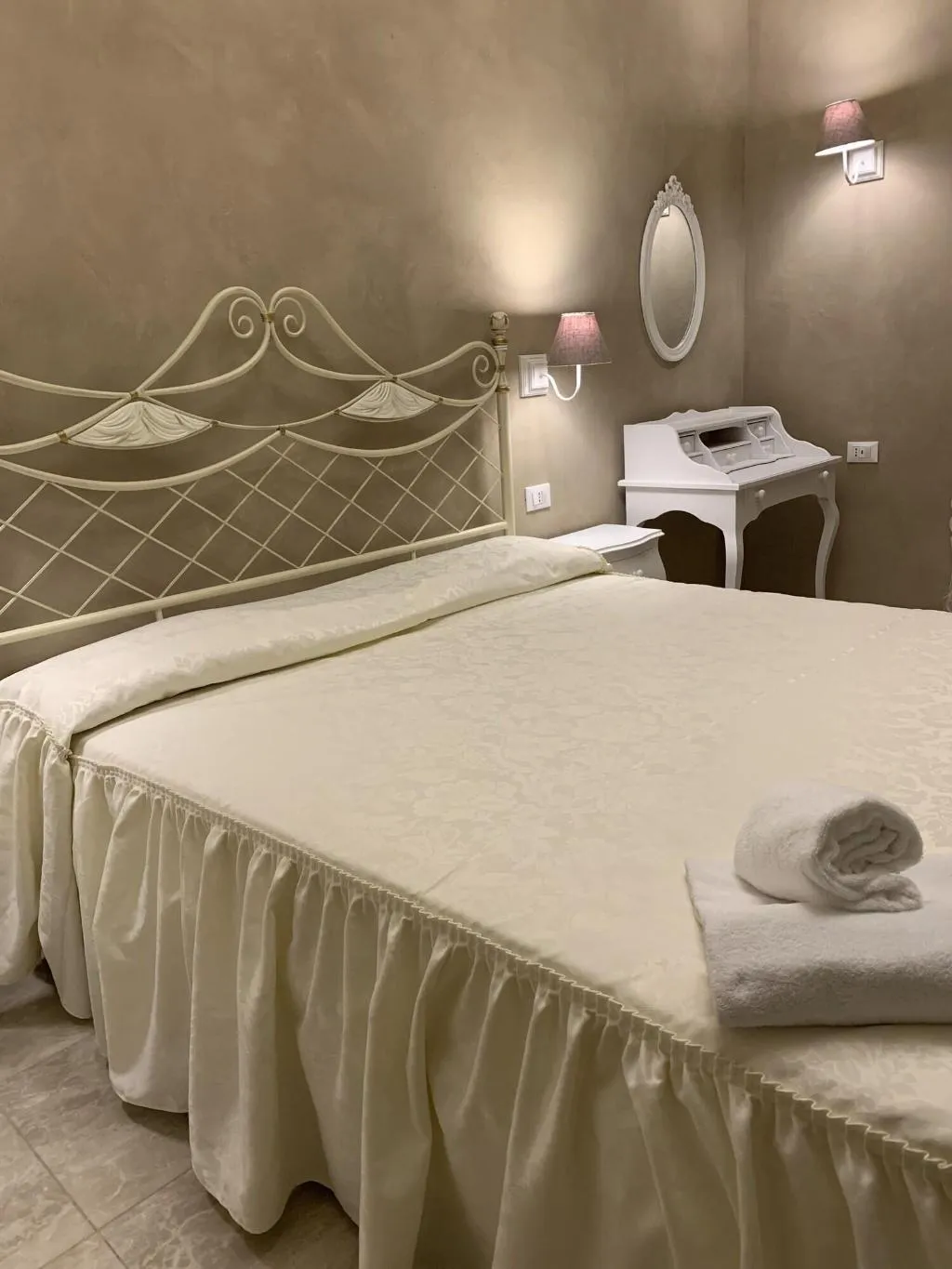 Room, Boutique Hotel Calais Milano, Milan