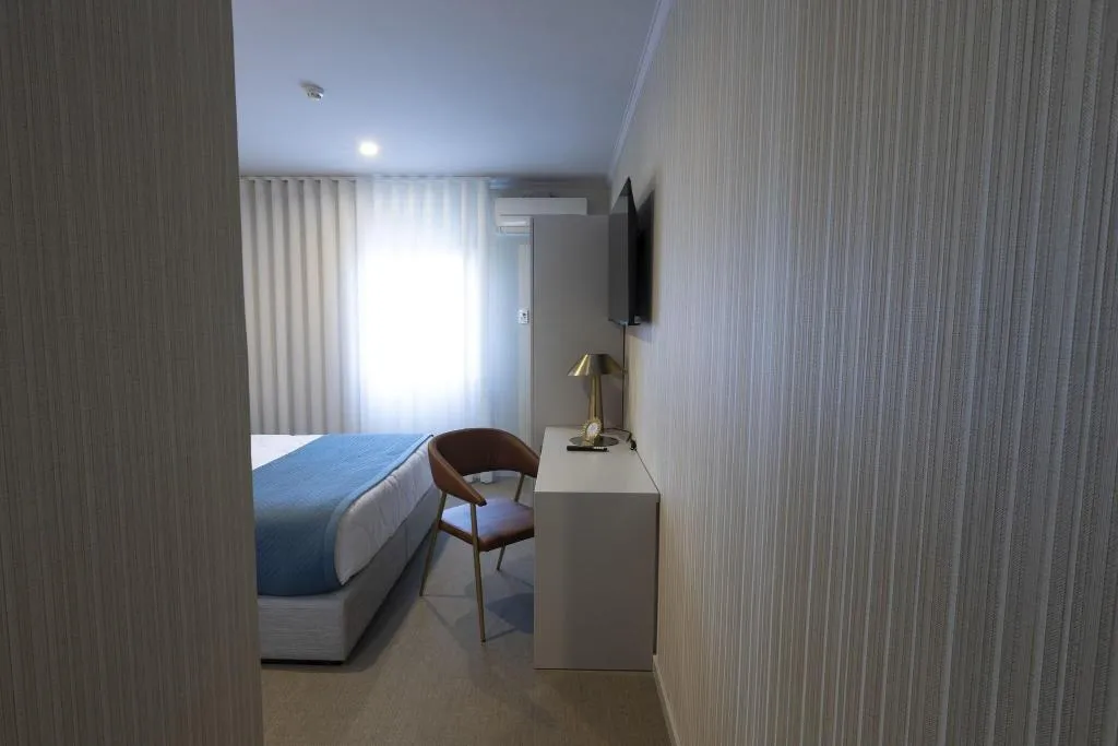 Double or Twin WITH DOUBLE BED Room, America, Porto