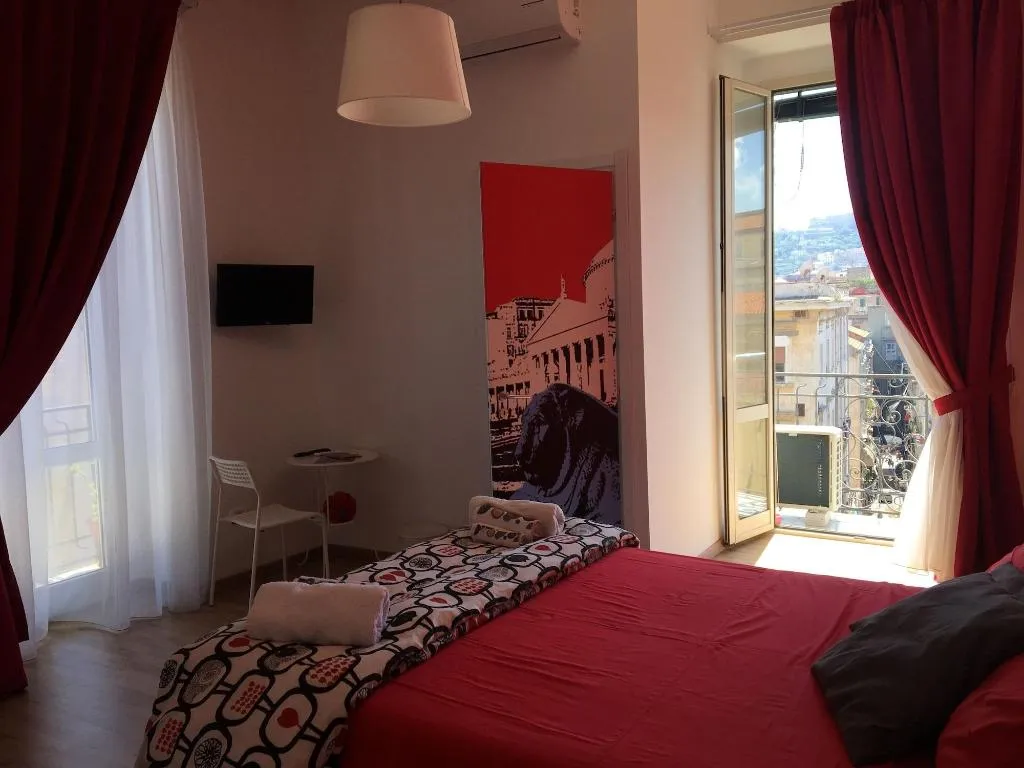 Room, B&B Tarumbò, Naples