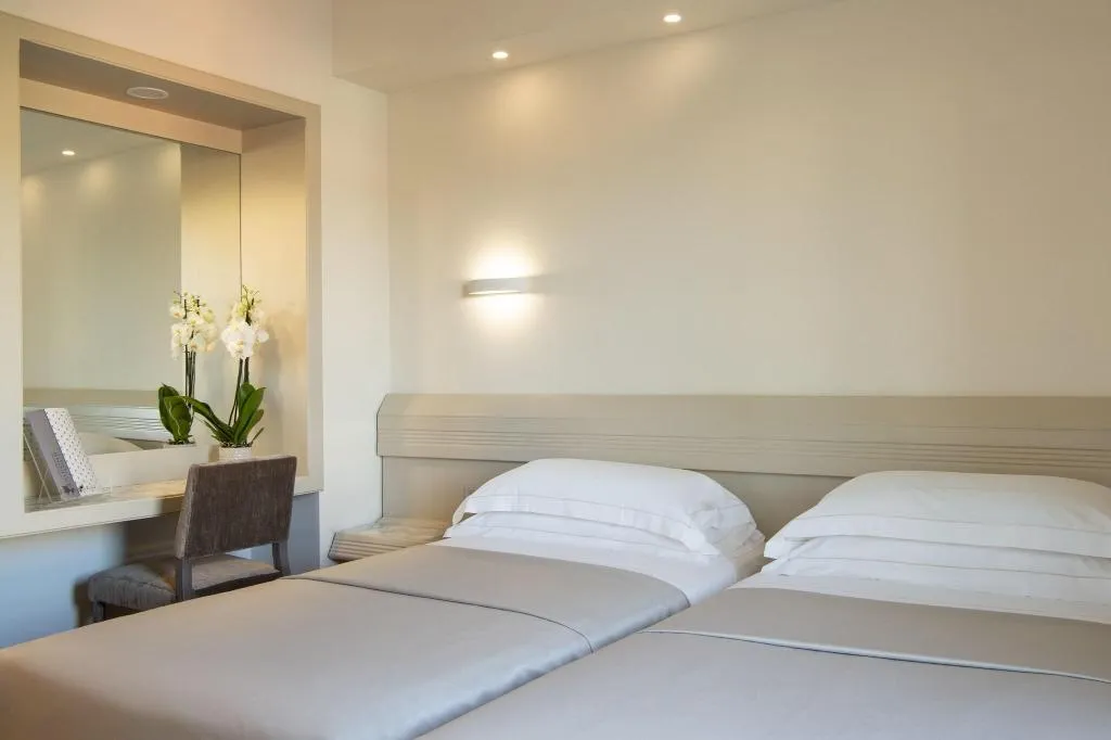 TRIPLE SUPERIOR Room, Grifone - Meetings & Spa, Florence