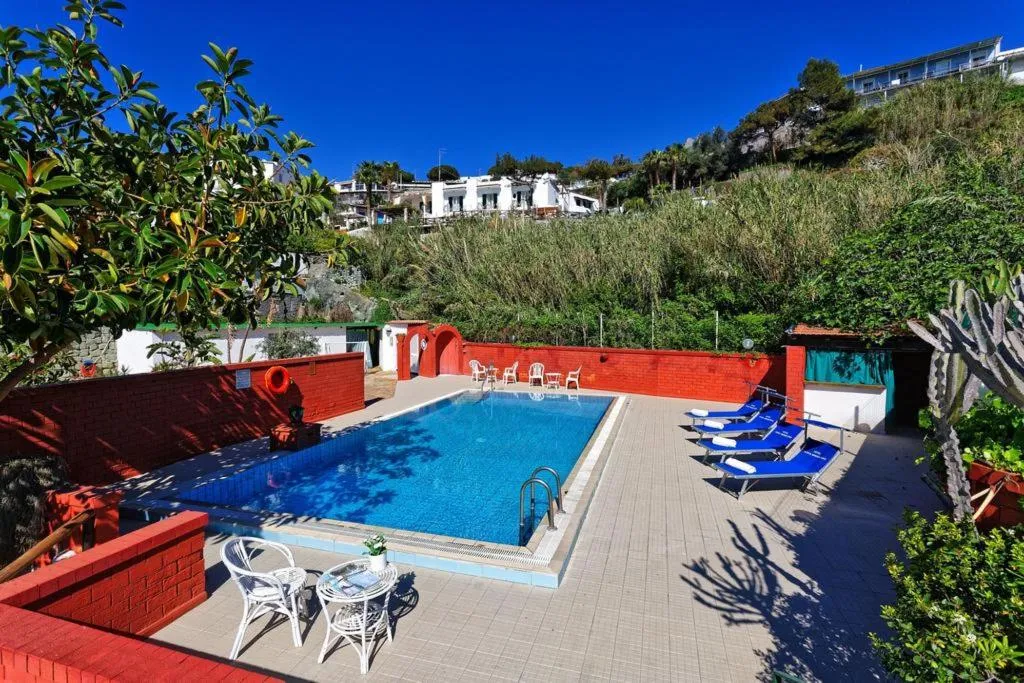 Pool, Punta Imperatore, Naples
