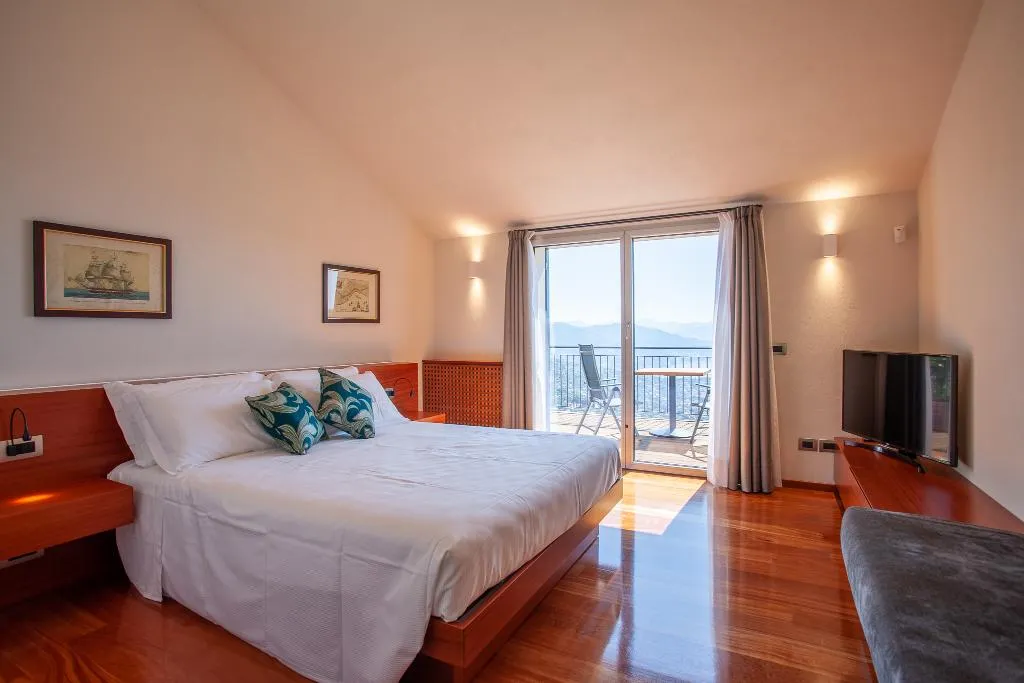 DOUBLE SEA VIEW WITH BALCONY Room, Il Leccio Luxury Resort, Cagliari