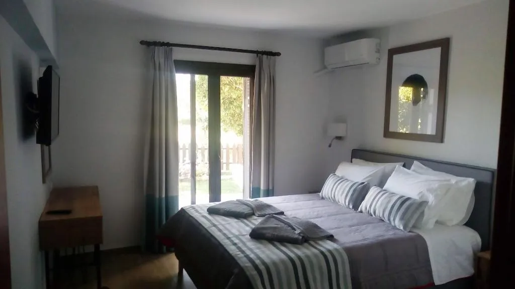 Room, Villa Karina - Near Achladies Beach, Skiathos