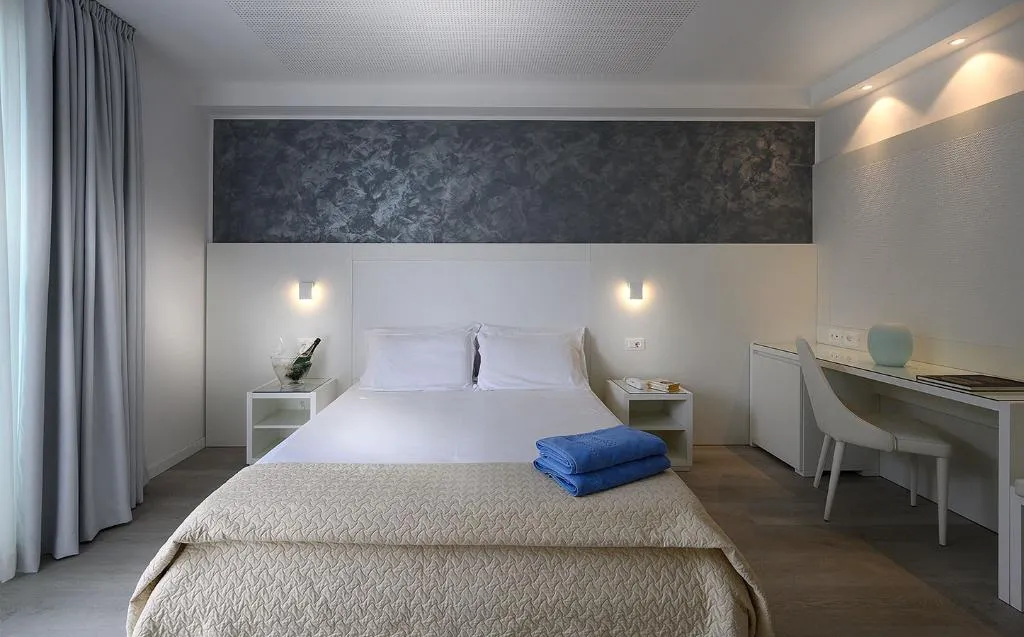DOUBLE CLASSIC Room, Grand Hotel Playa, Venice
