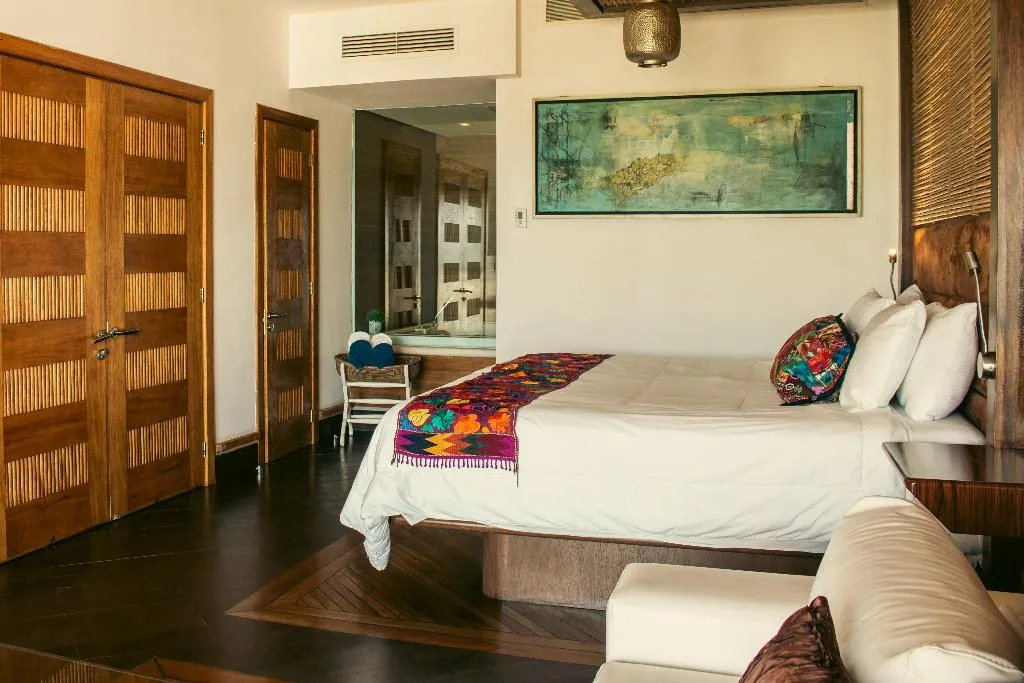 APARTMENT THREE BEDROOMS WITH PRIVATE POOL Room, Aldea Thai by oceanfront, Playa Del Carmen