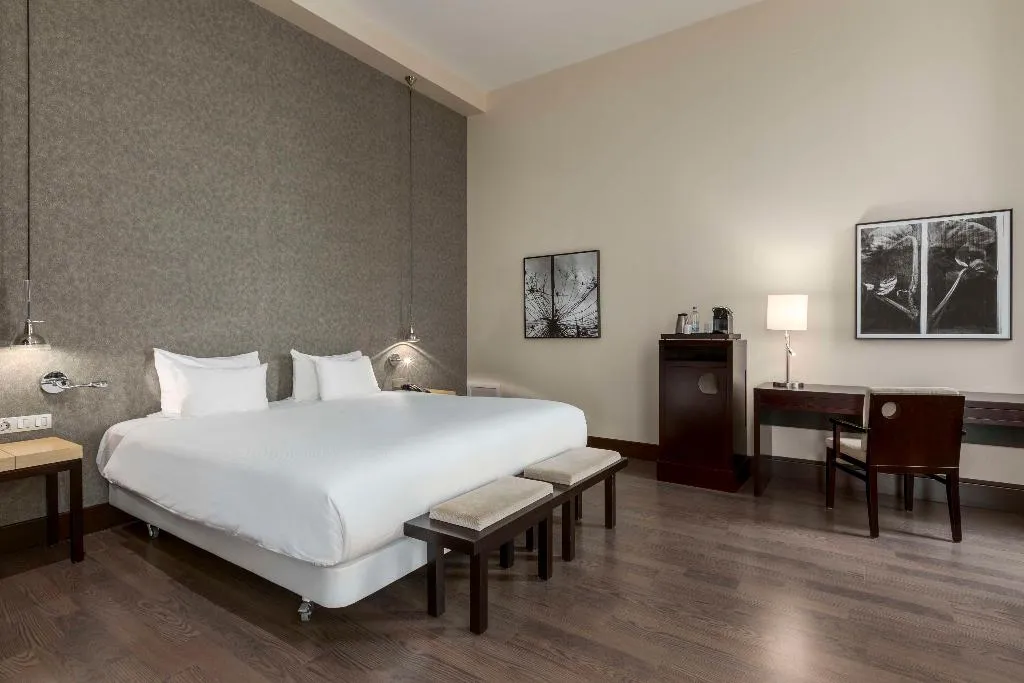 Room, NH Den Haag, Amsterdam