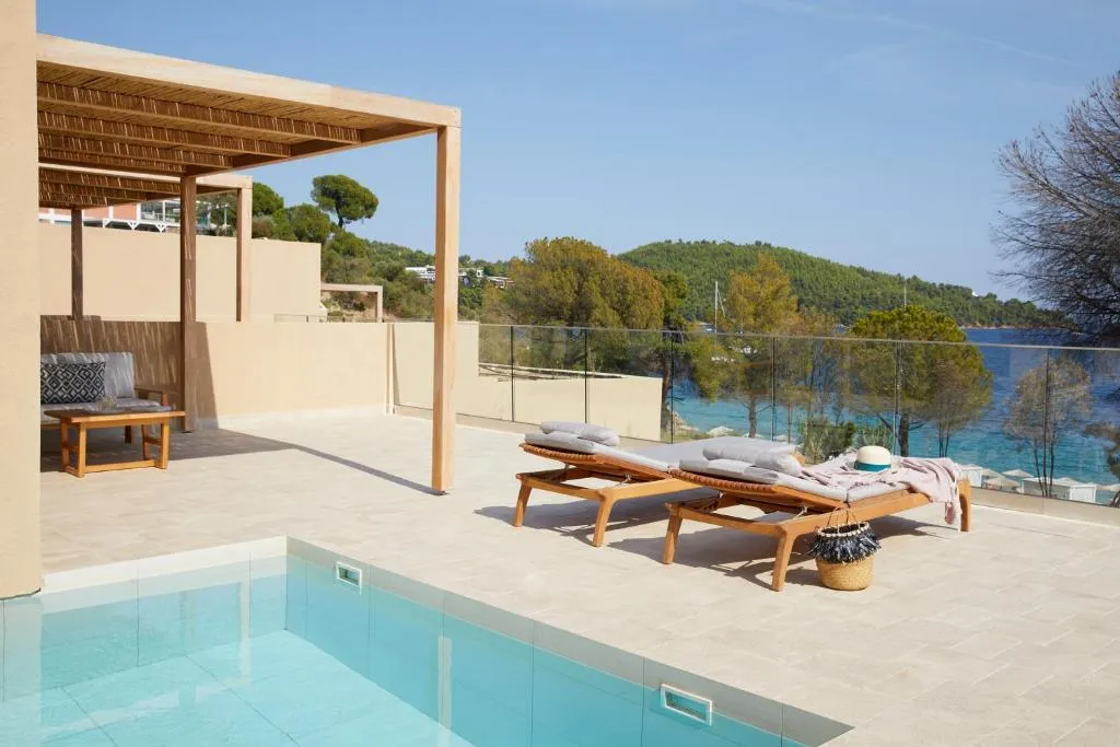 JUNIOR SUITE WITH PRIVATE POOL Room, Elivi Skiathos, Skiathos