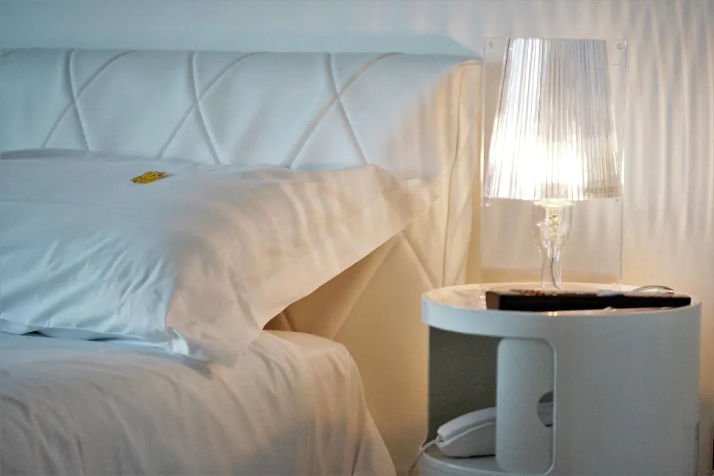 DOUBLE SINGLE USE ONE BED Room, Mareneve Resort, Catania