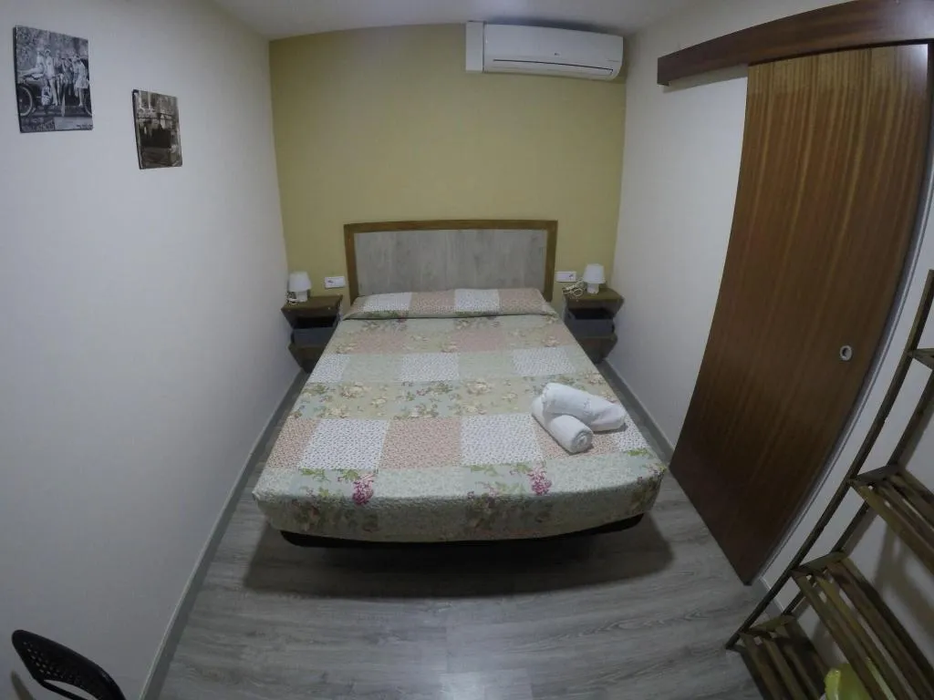 Room, L'Hostalet d'Arenys de Mar, Barcelona