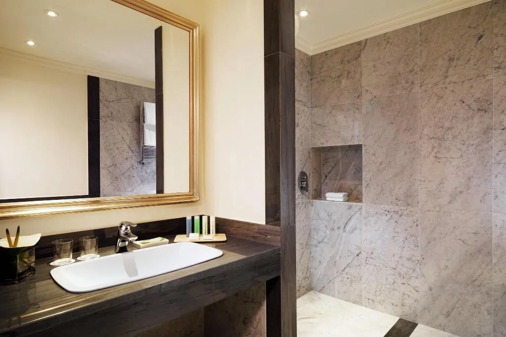 Room, The Westin Palace Milan, Milan