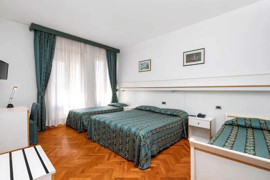 QUADRUPLE STANDARD Room, Hotel Rivamare, Venice