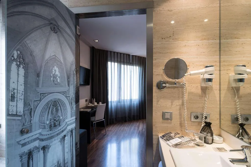 Room, Catalonia Catedral, Barcelona
