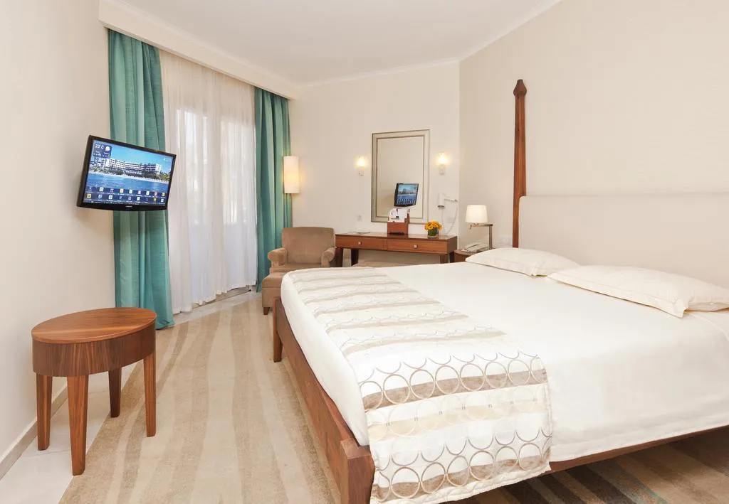 DOUBLE DELUXE Room, Alexander The Great Beach Hotel, Cyprus