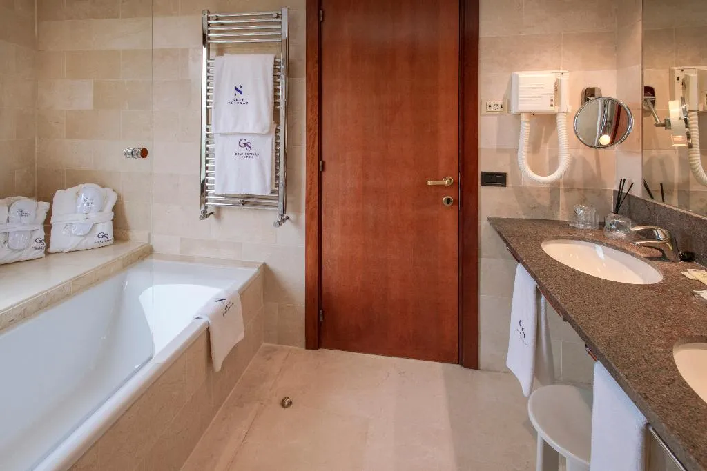Double or Twin PREMIUM Room, Gran Hotel Rey Don Jaime, Barcelona