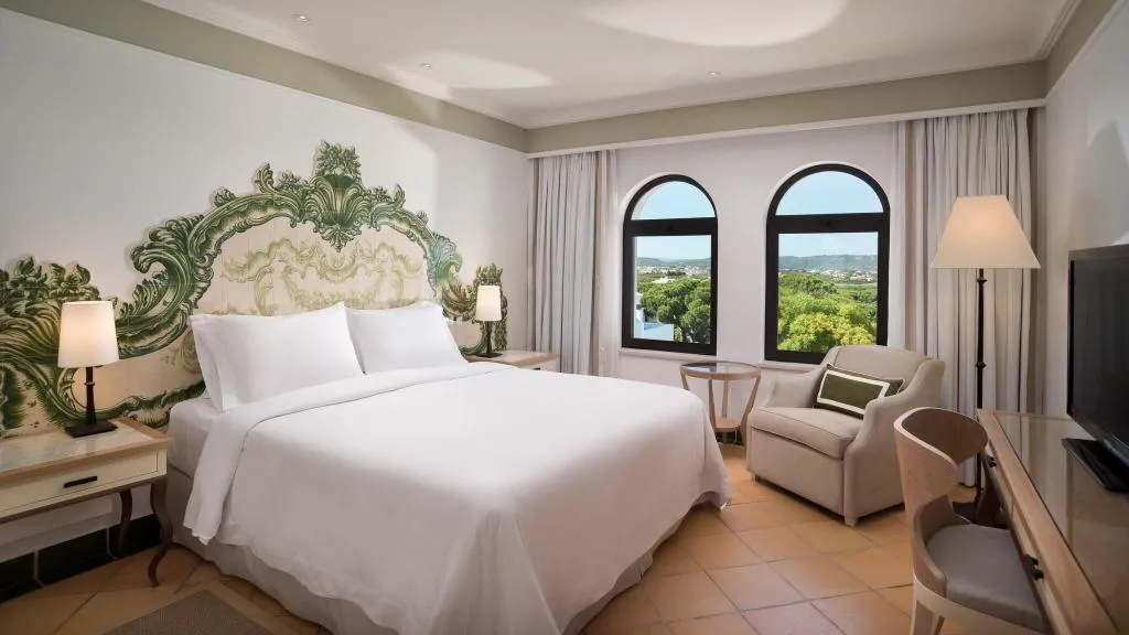 Room, Pine Cliffs Resort, Algarve