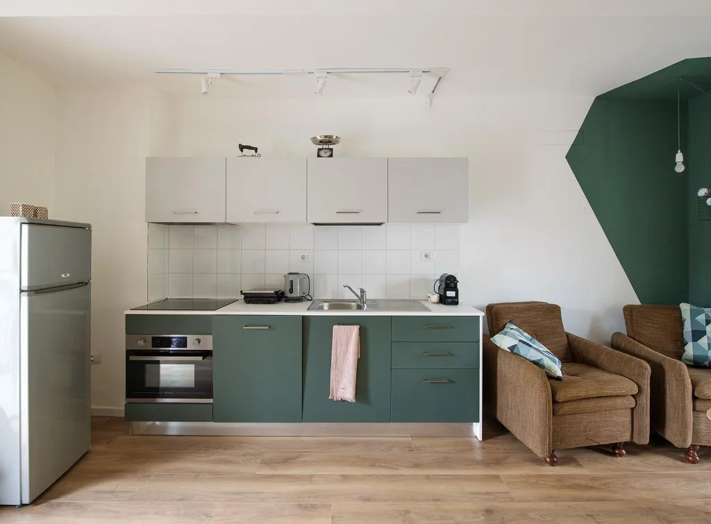 APARTMENT TWO BEDROOMS ONE BATHROOM Room, Stresa Complex Levoasi, Milan