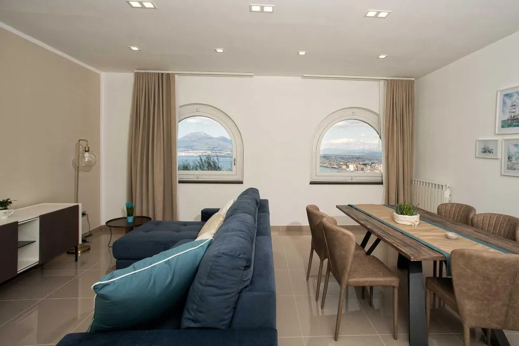 APARTMENT DELUXE SEA VIEW Room, Charme En Bleu, Naples