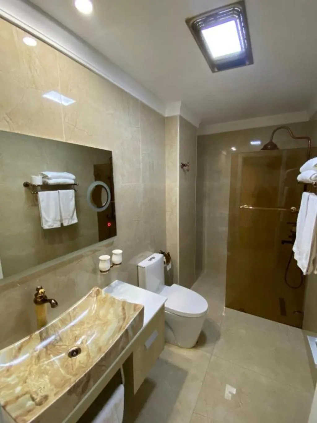 TRIPLE basement Room, Brais Hotel, Durres