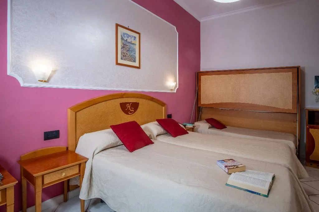TRIPLE STANDARD Room, Hotel Savoia, Naples