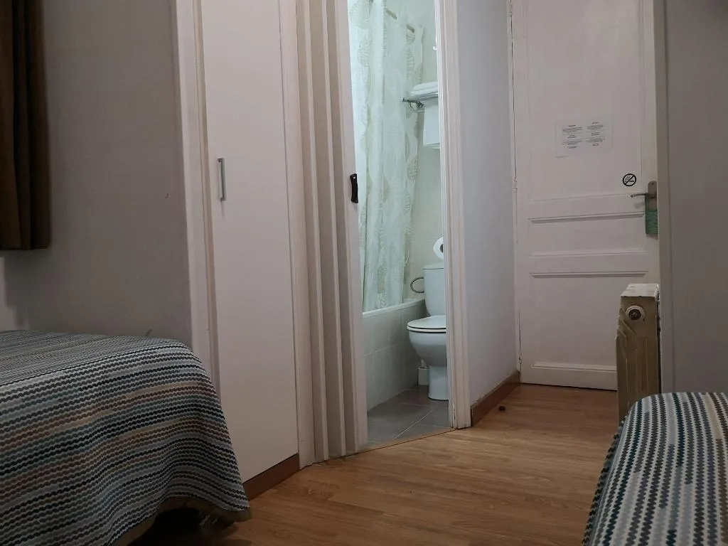 Room, Hostal Lesseps, Barcelona