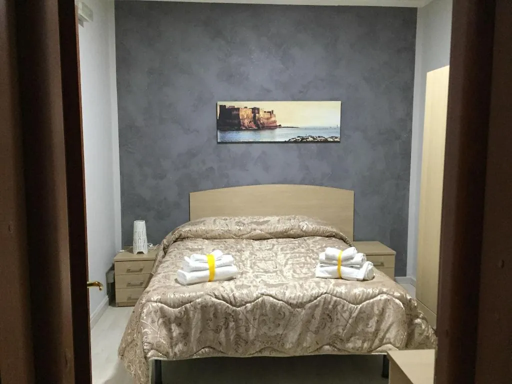 Room, B&B Sirentum, Naples