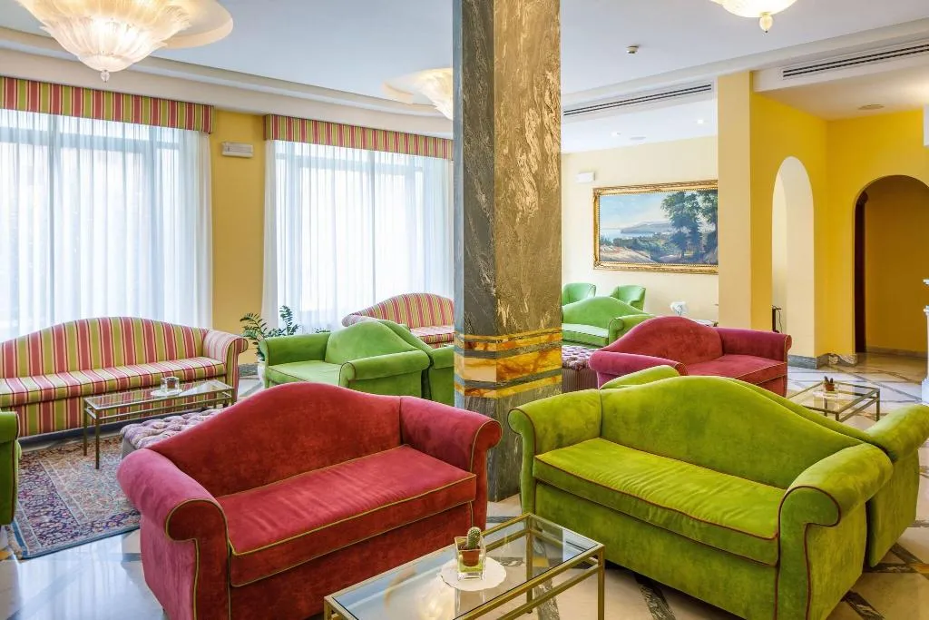 Lobby, Zi' Teresa, Naples
