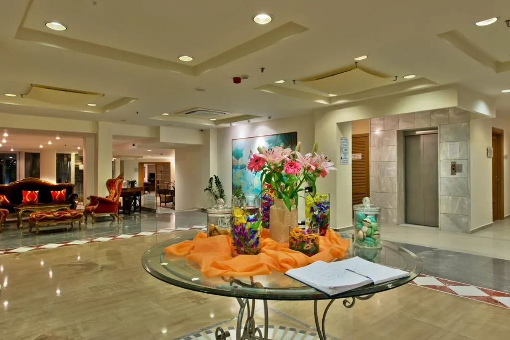 Lobby, Minos, Crete