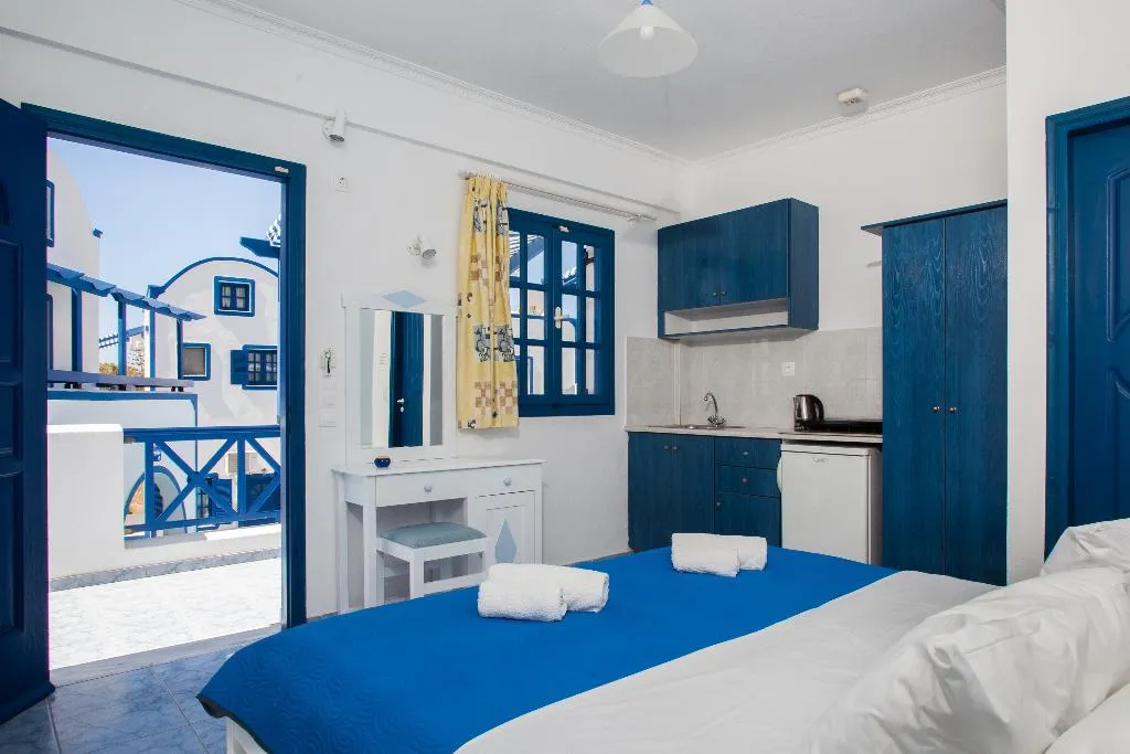DOUBLE STANDARD Room, Roula Villa, Santorini