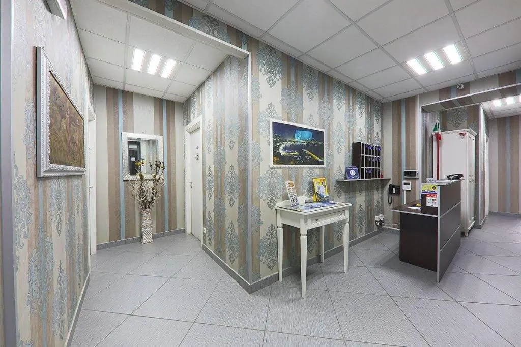 Lobby, New Sayonara, Naples