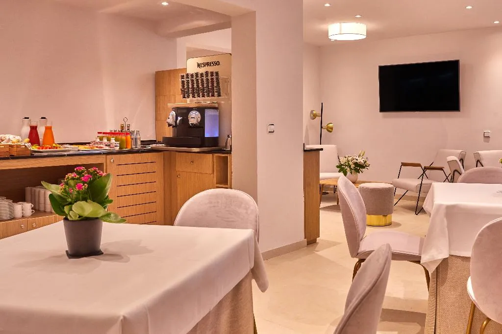 JUNIOR SUITE SEA FRONT Room, Secrets Mallorca Villamil Resort & Spa Only Adults, Majorca