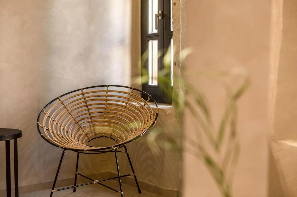 Room, J&G Suites, Crete