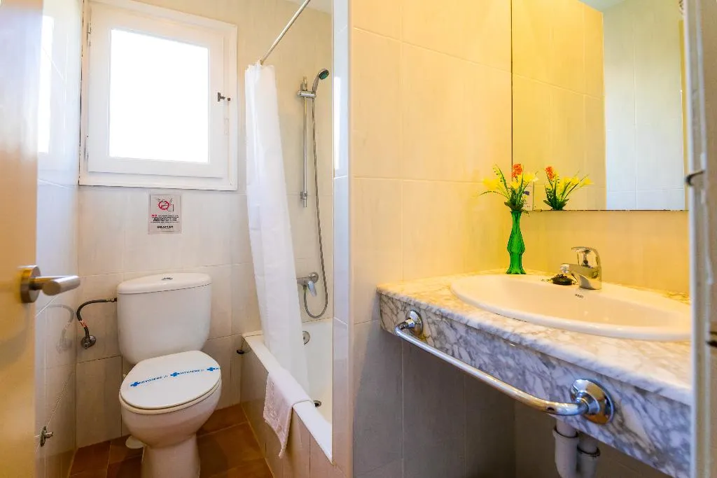 APARTMENT ONE BEDROOM Room, Arenal Playa Menorca, Menorca