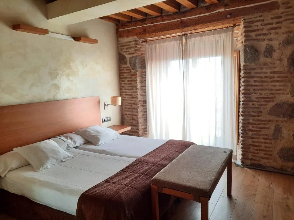 TWIN WITH VIEWS Room, Las Leyendas, Madrid