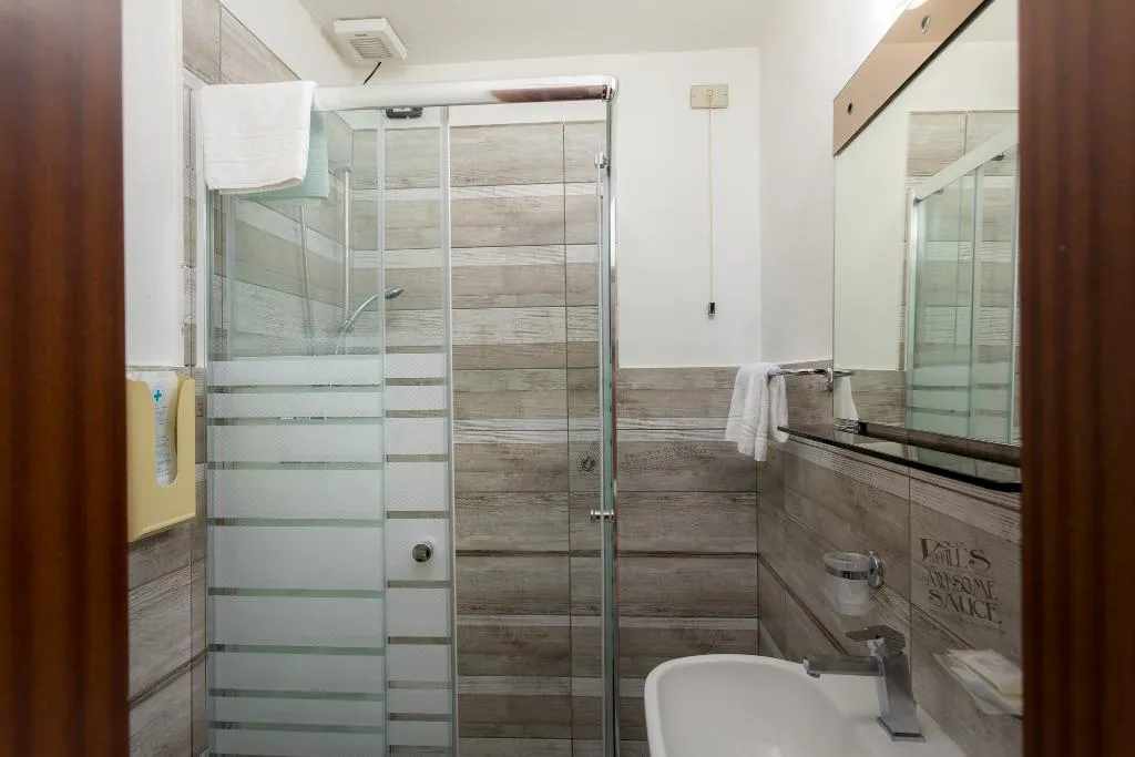 SINGLE STANDARD Room, Basilea, Florence