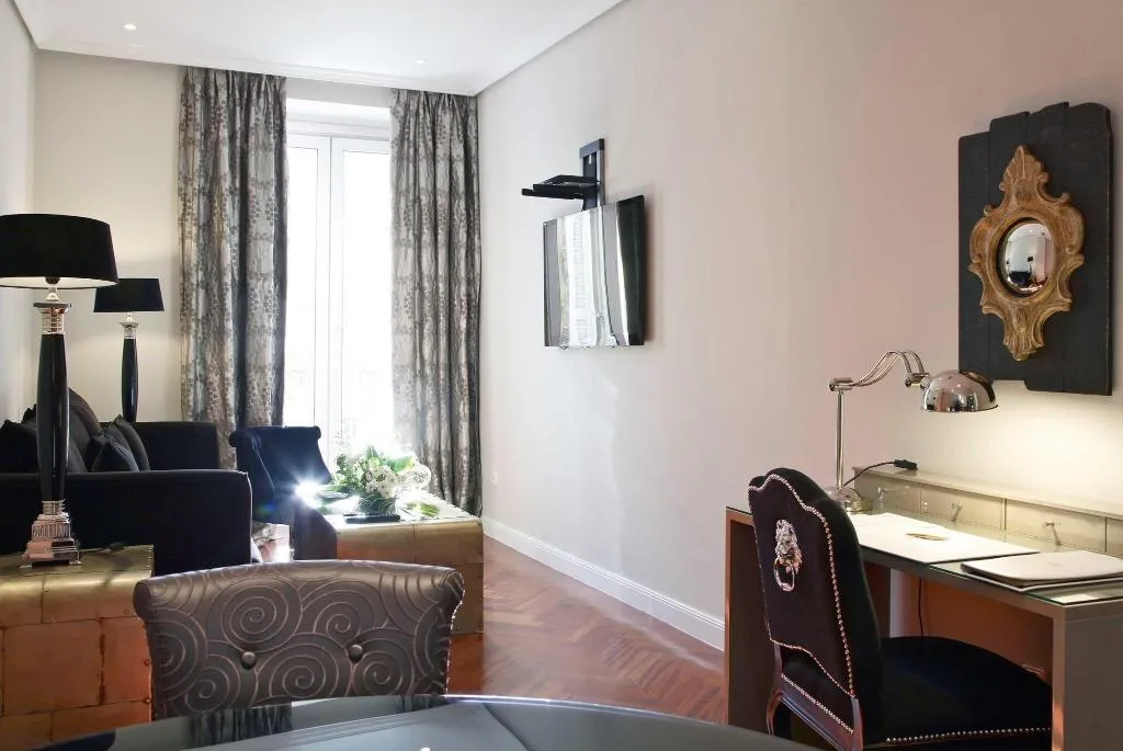 JUNIOR SUITE KING SIZE BED Room, Luxury Suites Madrid, Madrid