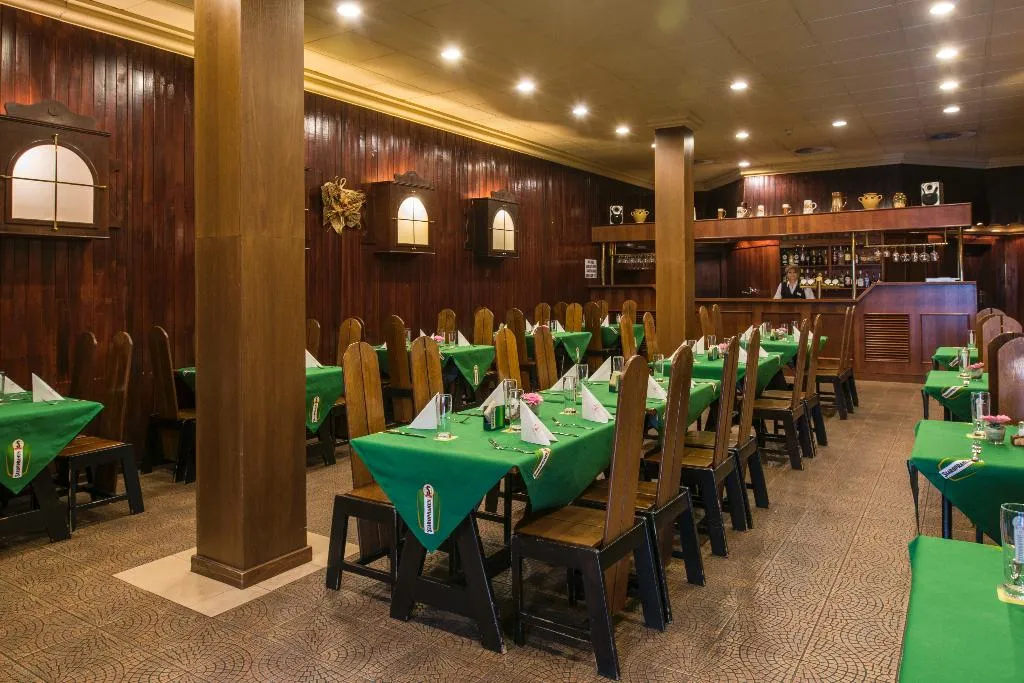 Restaurant, Top Hotel Praha, Prague