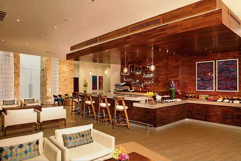 Bar, Breathless Riviera Cancun Resort and Spa, Cancun Area