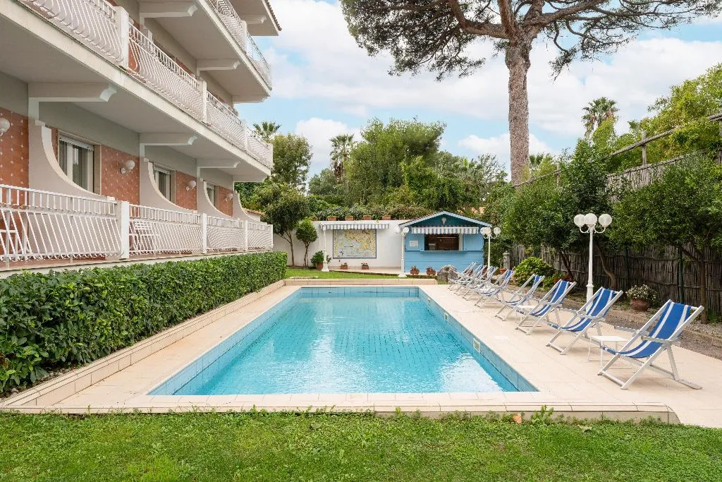 Pool, Eliseo Park's, Naples