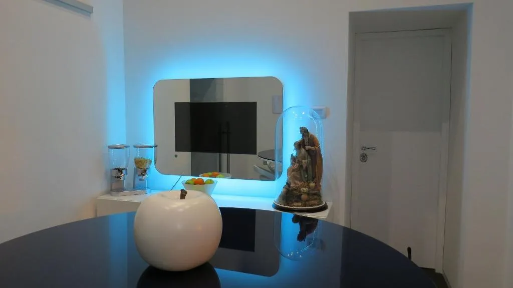 Lobby, Skyhouse Chiatamone, Naples