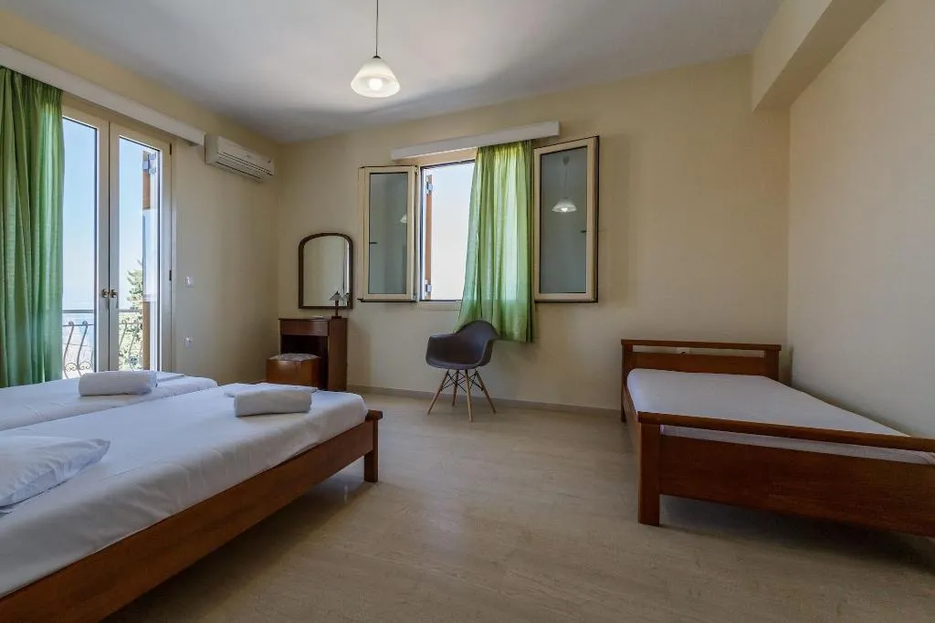 Room, Blue Horizon Studios, Zante