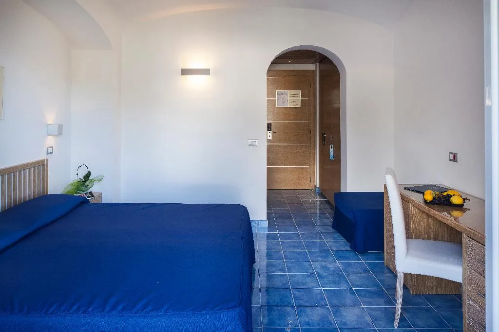 Double or Twin SUPERIOR SEA VIEW Room, Grifo Hotel Charme&SPA, Naples