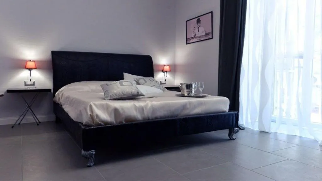 Room, Chiaia Roof, Naples