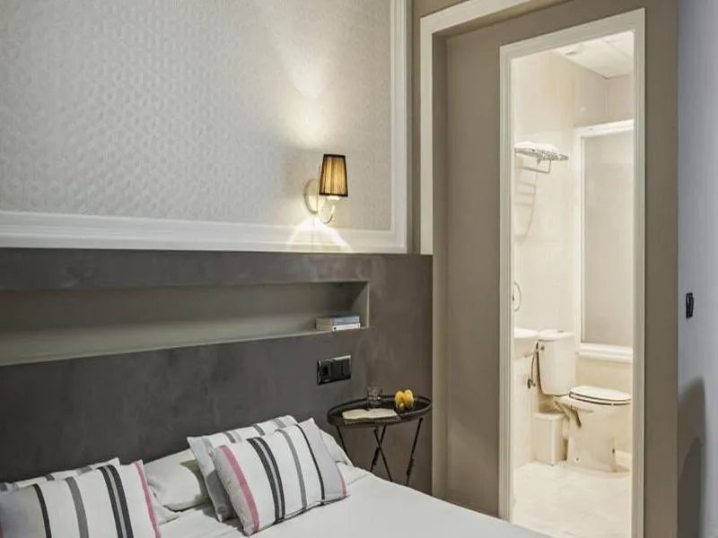 DOUBLE STANDARD Room, AinB Eixample Muntaner, Barcelona